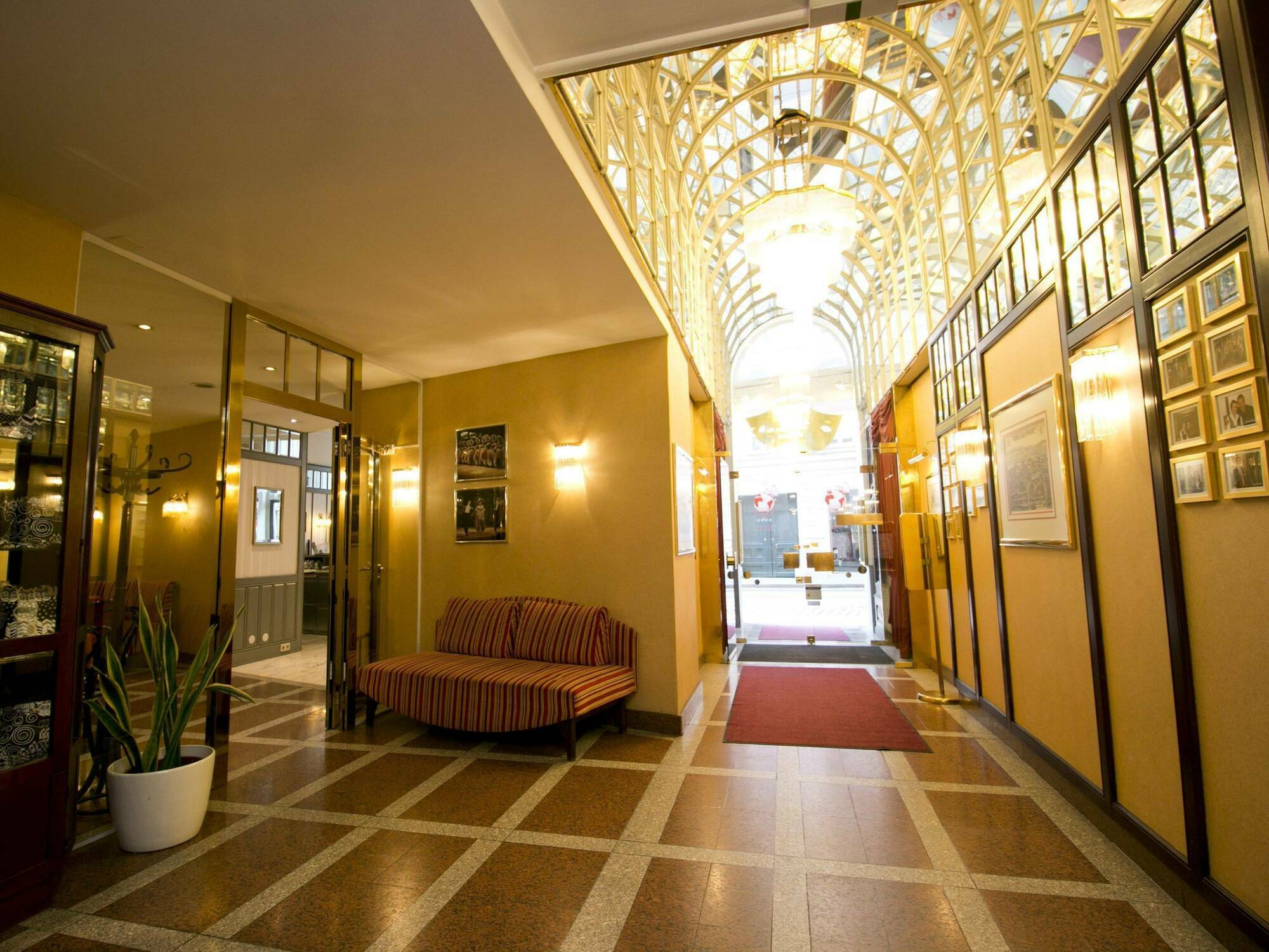 Theaterhotel & Suites Wien Εξωτερικό φωτογραφία